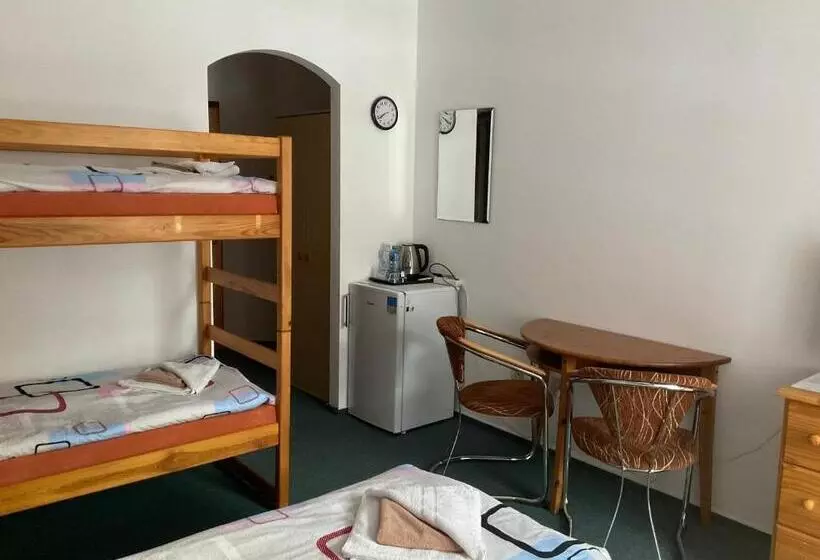スタンダード４人部屋, Pension Holiday