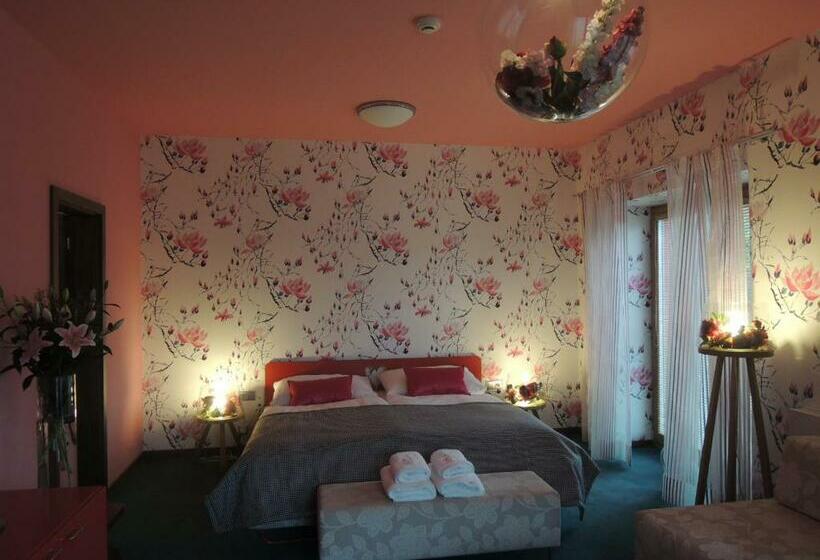 디럭스 룸, Rajska Zahrada