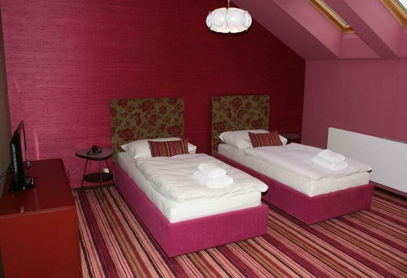 스탠다드 룸, Rajska Zahrada