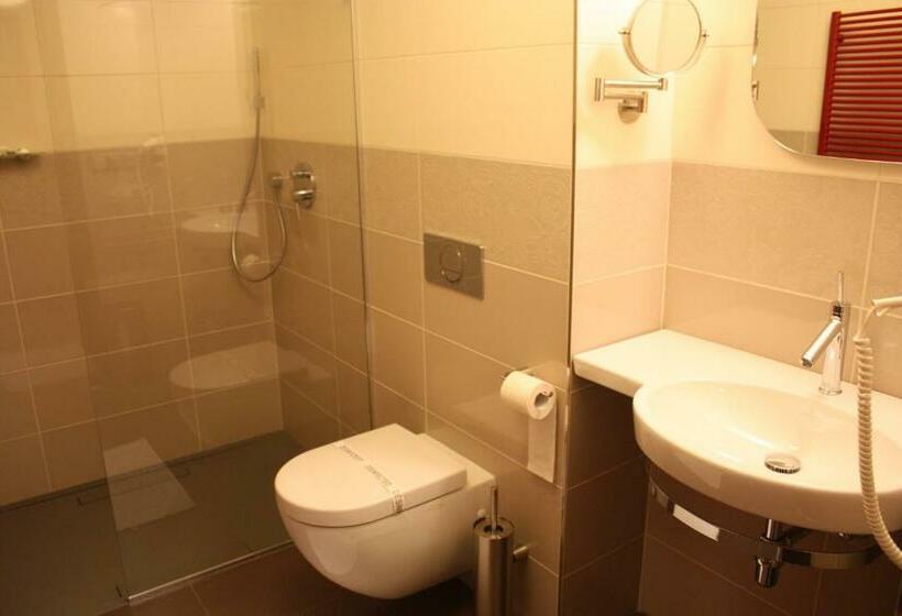 스탠다드 룸, Rajska Zahrada