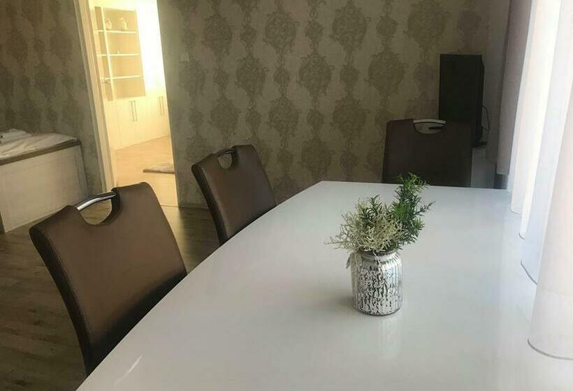 דירת חדר, Ubytování Cukrovar