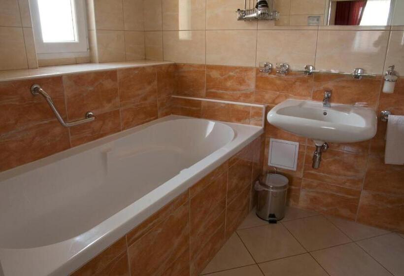 חדר קומפורט, Savoy Spa & Kur