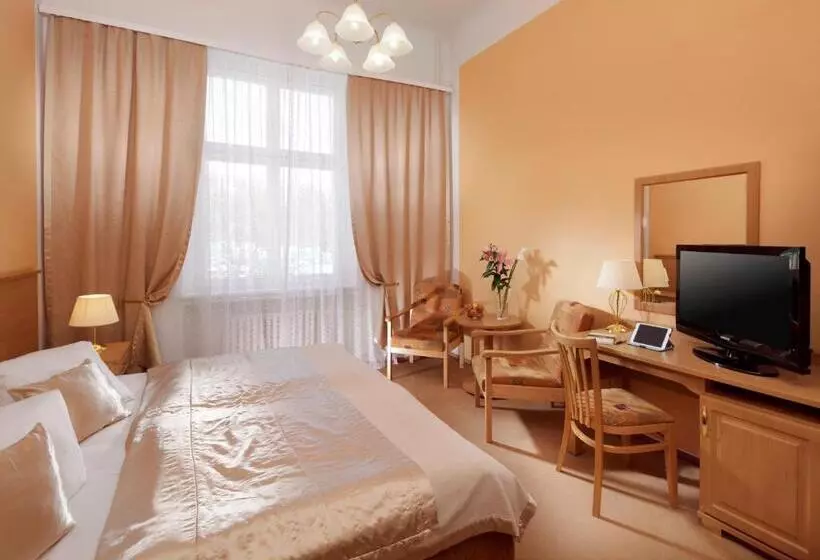 コンフォートルーム, Savoy Spa & Kur