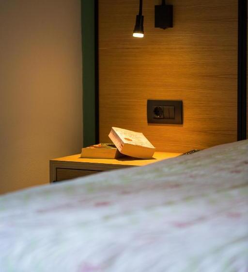 חדר סטנדרט לארבעה נוף לים, Tropical Beach A