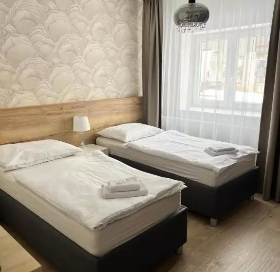 Standard-studio, Ubytování Cukrovar