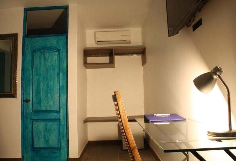 غرفة ديلوكس ثلاثية, Villa Jazmin