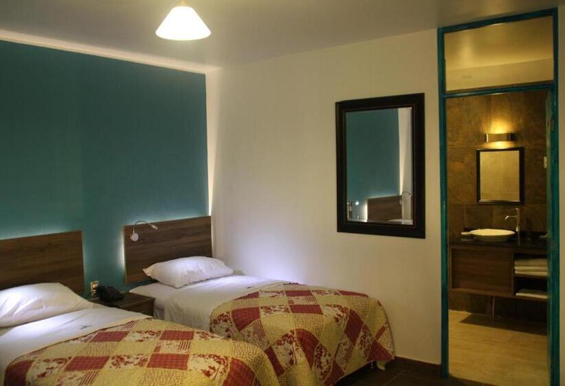 غرفة ديلوكس ثلاثية, Villa Jazmin