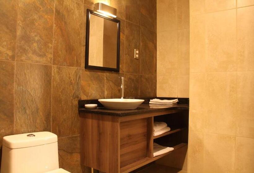 جناح جونيور, Villa Jazmin