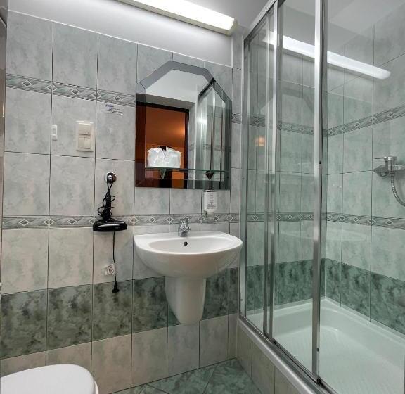 اتاق استاندارد با بالکن, Gołąbek łeba