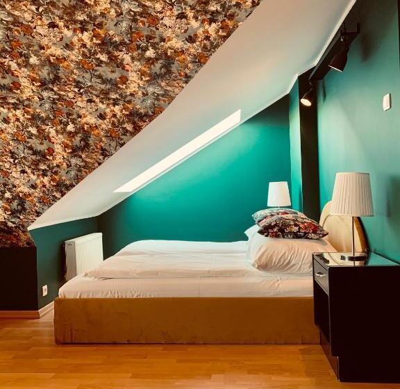 اتاق عادی, Gołąbek łeba