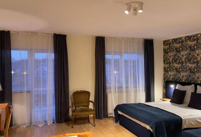 اتاق استاندارد با بالکن, Gołąbek łeba