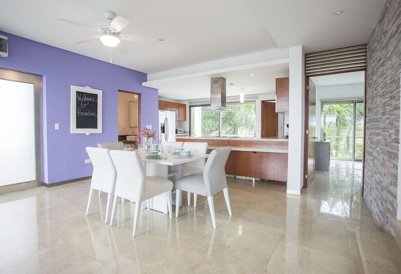 Apartamento Ático 2 Quartos, Acacia Condos
