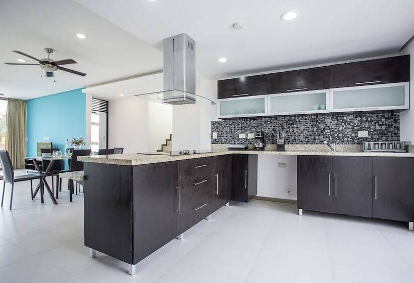 Apartamento Ático 2 Quartos, Acacia Condos