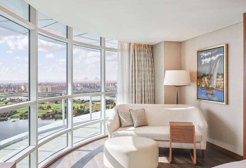 سوئیت با تخت بزرگ, Alrayyan Hotel Doha, Curio Collection By Hilton