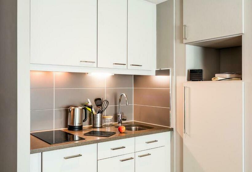 Студия Стандарт Двуспальная Кровать, Aparthotel Adagio Edinburgh Royal Mile