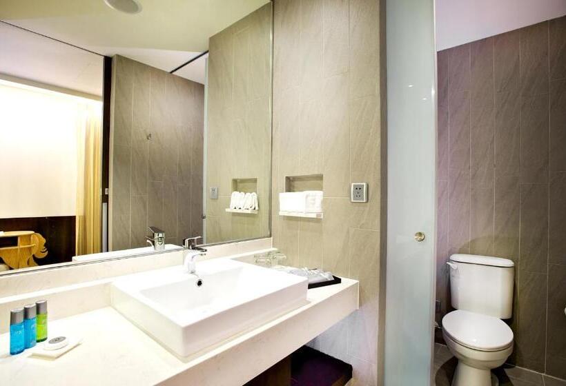 اتاق لوکس چهار تخته, Fx Hotel Tainan