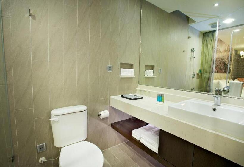 اتاق لوکس چهار تخته, Fx Hotel Tainan