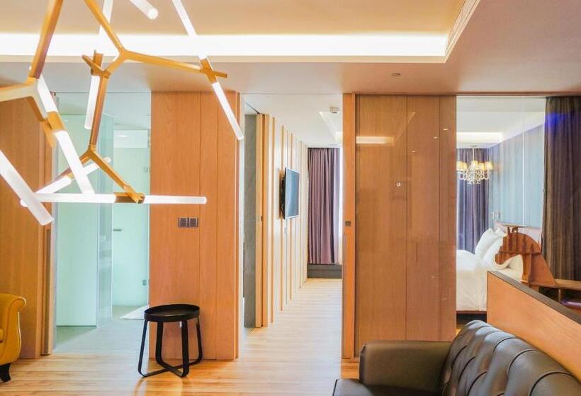 سوییت لوکس, Fx Hotel Tainan