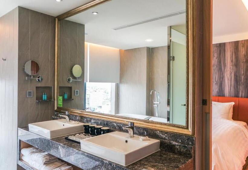 سوییت لوکس, Fx Hotel Tainan