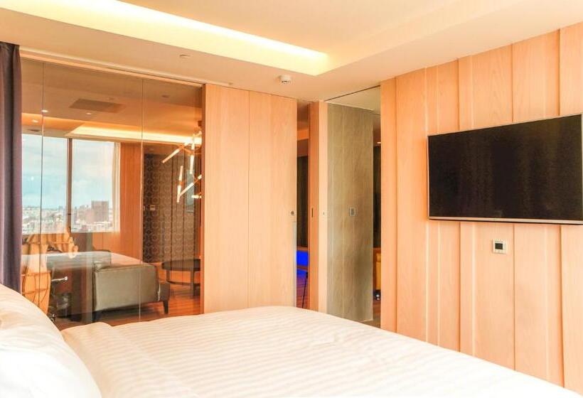 سوییت لوکس, Fx Hotel Tainan
