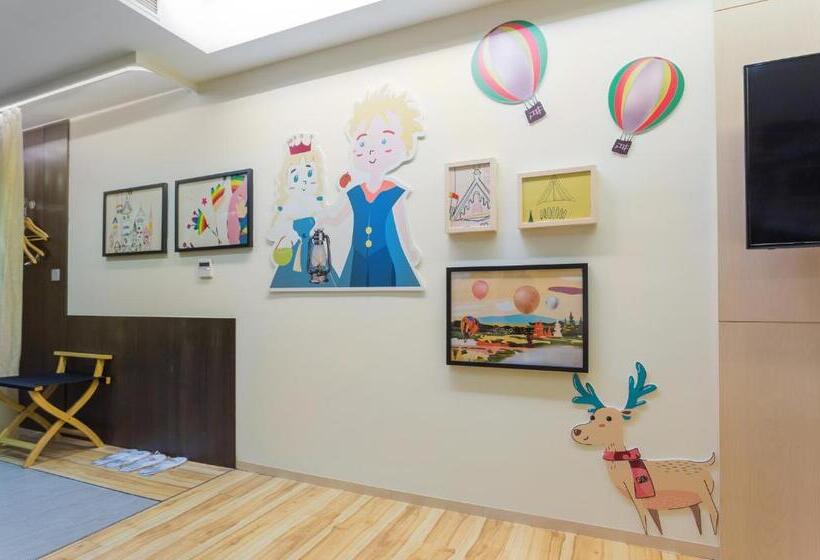 اتاق سوپریور چهار تخته, Fx Hotel Tainan