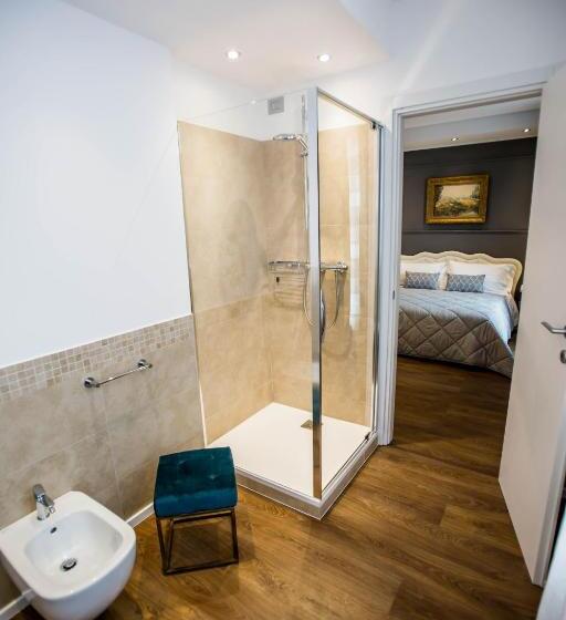Superior suite with balcony, Arena Suite