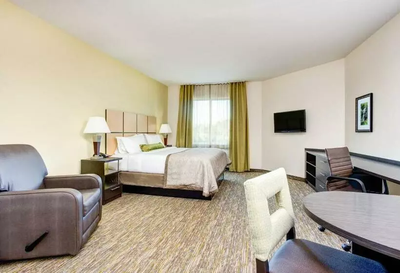 キングサイドベッドのスタンダードワンルーム, Candlewood Suites Cut Off   Galliano, An Ihg