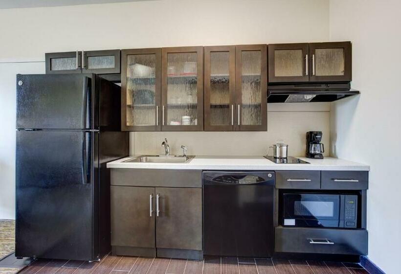 חדר סטודיו סטנדרד, Candlewood Suites Cut Off   Galliano, An Ihg