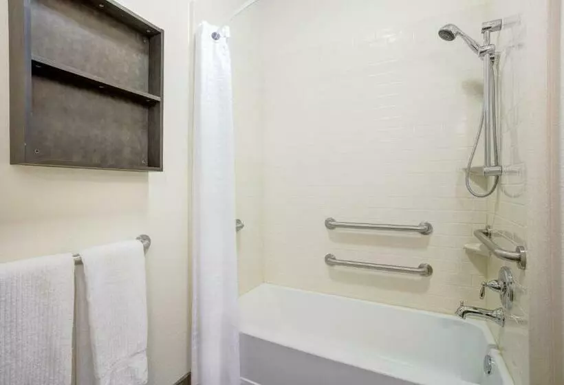 スイート, Candlewood Suites Cut Off   Galliano, An Ihg