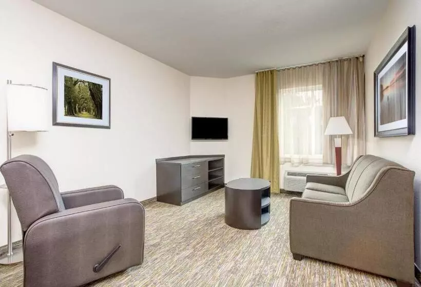 スイート, Candlewood Suites Cut Off   Galliano, An Ihg
