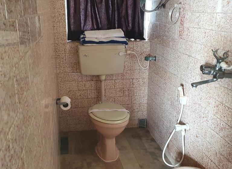 اتاق لوکس با چشم‌انداز دریا, Gandhara