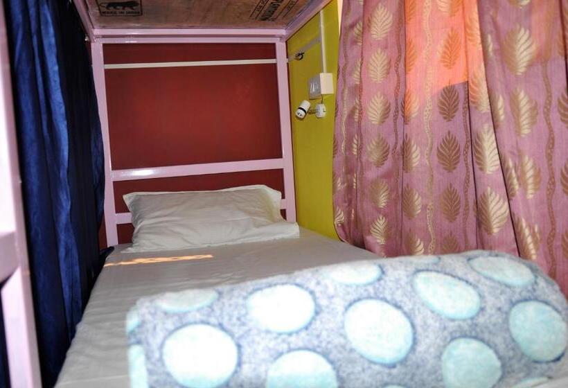 سرير فى غرفة مشتركه, Ganga Fuji Home