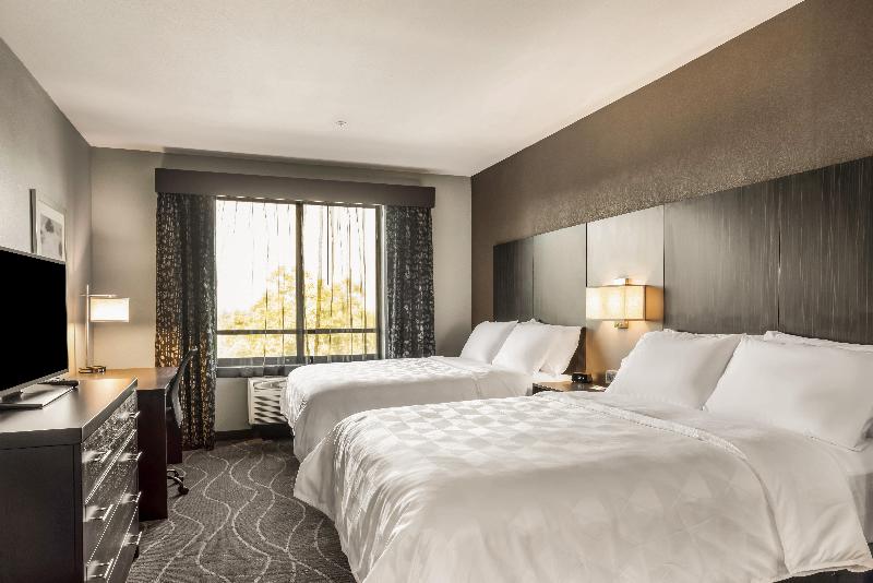 Люкс Кровать Квин, Holiday Inn Hotel & Suites Silicon Valley – Milpitas, An Ihg