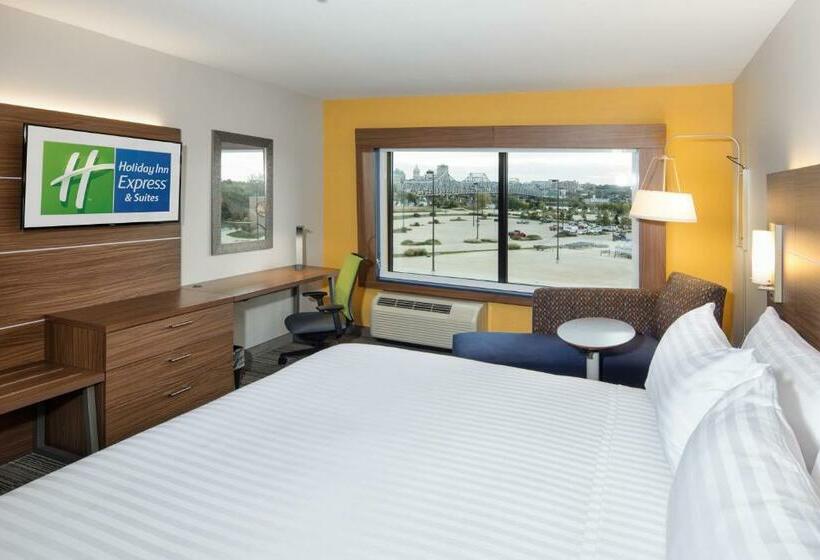 身障者適用キングサイズベッドルーム, Holiday Inn Express East Peoria   Riverfront, An Ihg