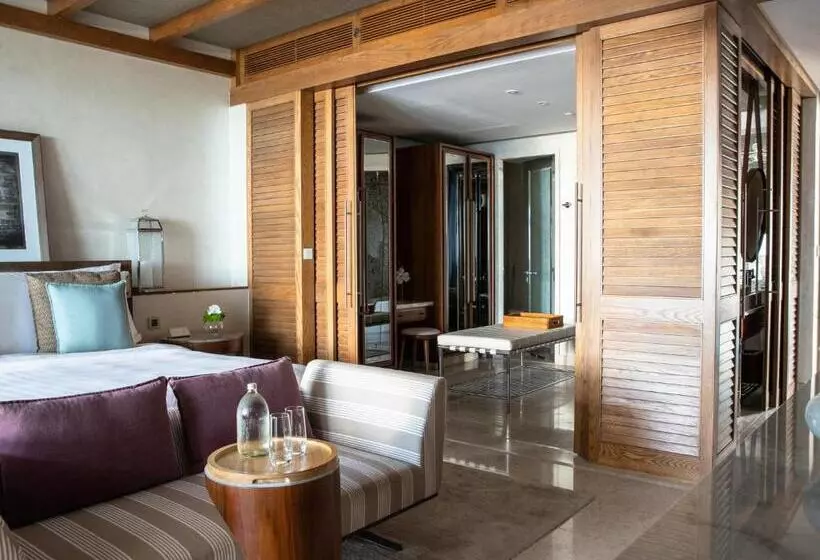 Club Room Sea View