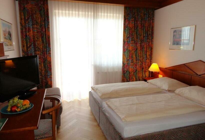 コンフォートルーム, Komfort Hotel Stockinger