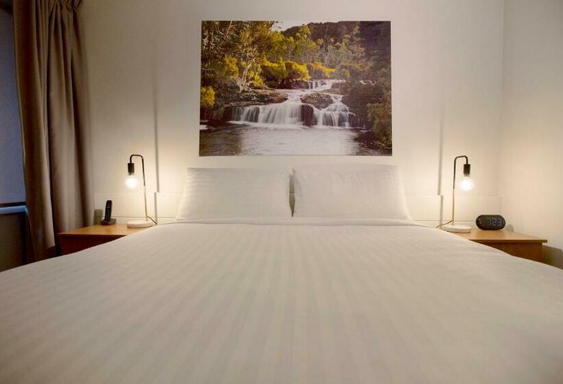 带大床的标准间, Launceston