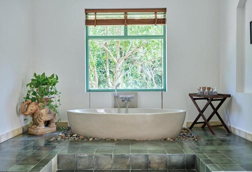 سوییت, Poulo Condor Boutique Resort & Spa