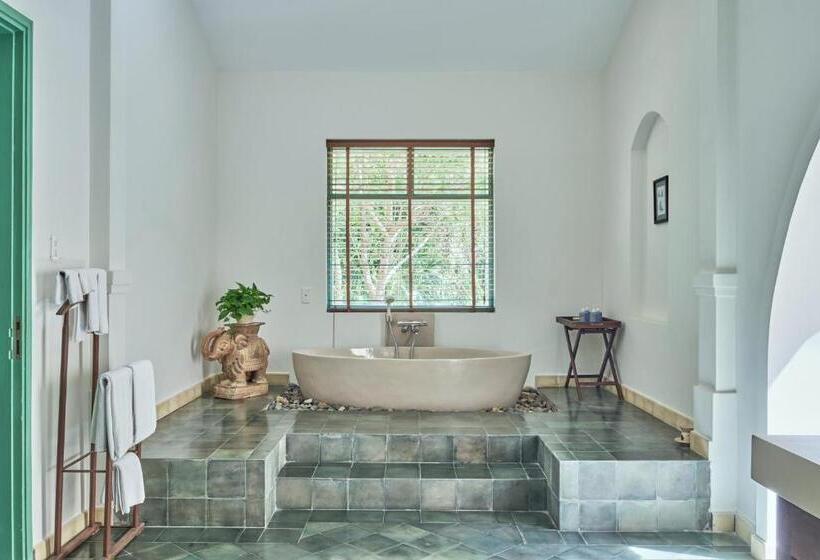 سوییت, Poulo Condor Boutique Resort & Spa