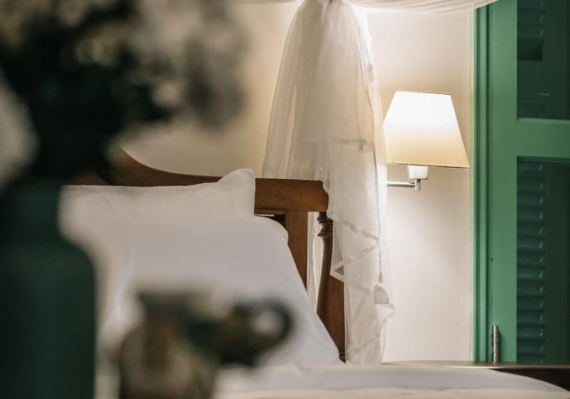 سوییت جونیور, Poulo Condor Boutique Resort & Spa