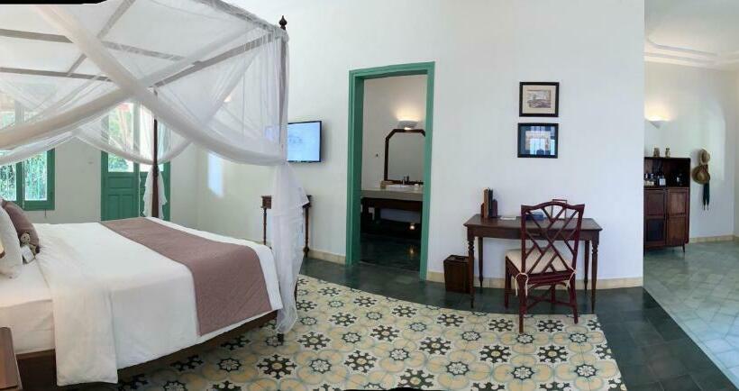 سوییت جونیور, Poulo Condor Boutique Resort & Spa