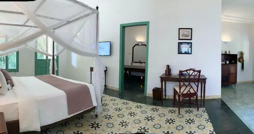 سوییت جونیور, Poulo Condor Boutique Resort & Spa