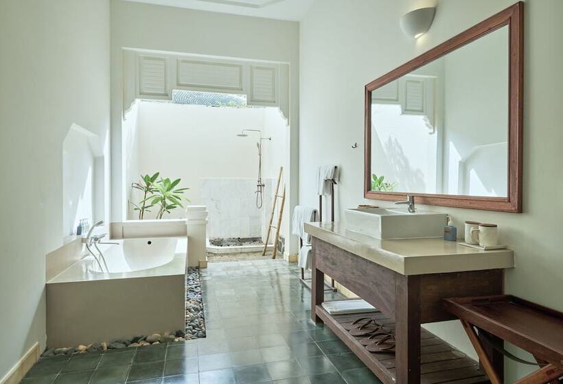 سوییت جونیور, Poulo Condor Boutique Resort & Spa