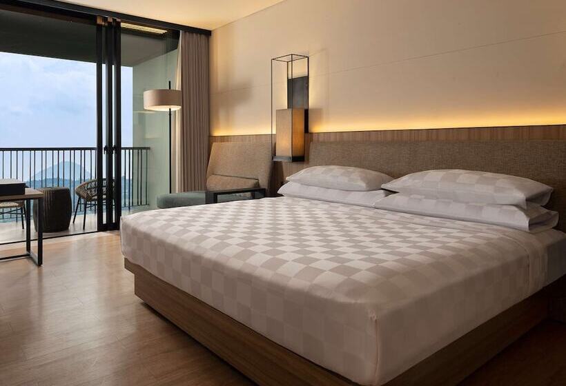 Deluxe Room, Royal Tulip Gunung Geulis Resort And Golf