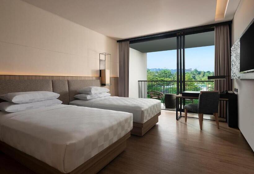Номер Deluxe Вид на Горы, Royal Tulip Gunung Geulis Resort And Golf