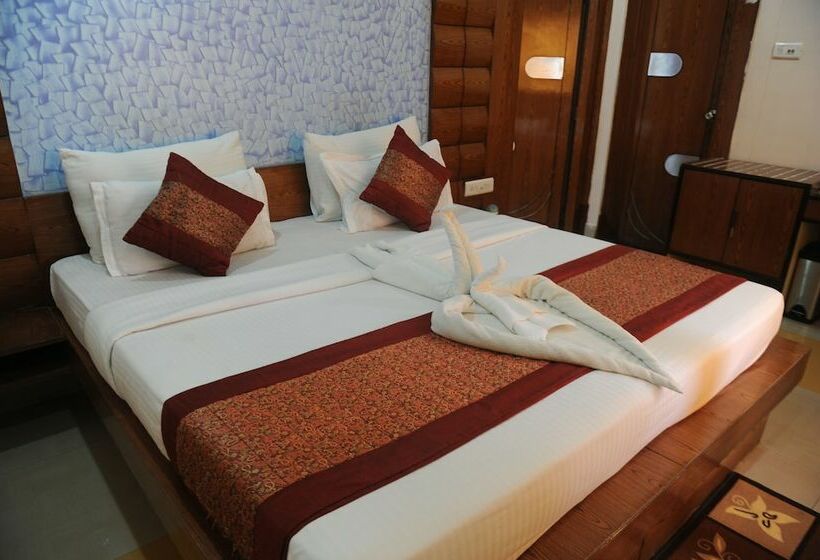 اتاق لوکس, Sunny Vijoya