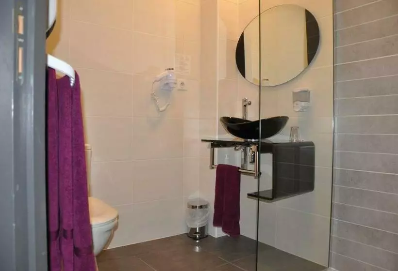 スタンダード４人部屋, The Originals City, Hôtel Des Arts, Montauban