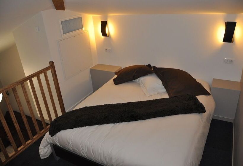 Четырехместный Номер Стандарт, The Originals City, Hôtel Des Arts, Montauban