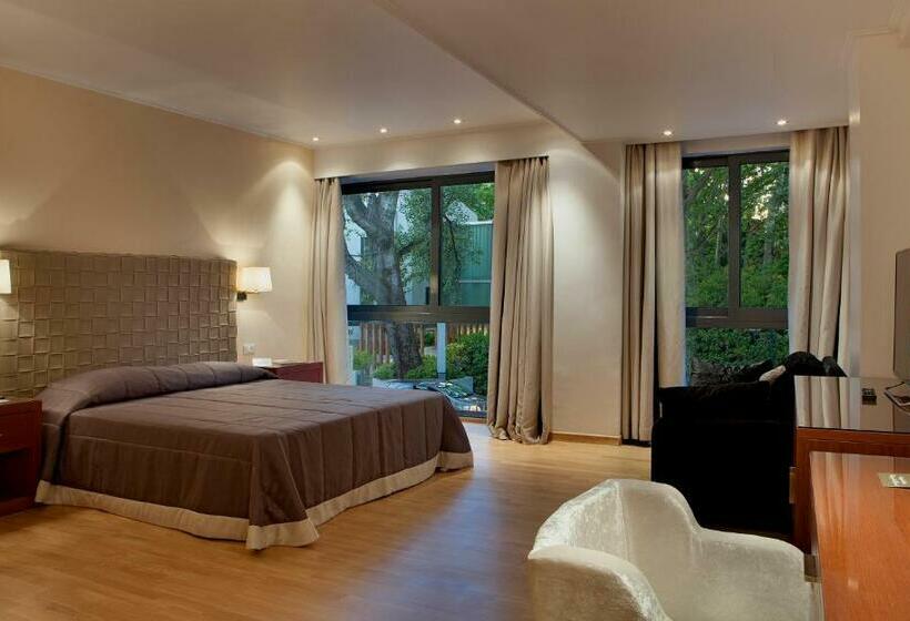 סוויטה דלוקס, Theoxenia Residence