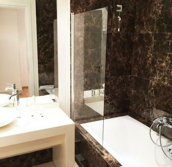 סוויטה דלוקס, Theoxenia Residence